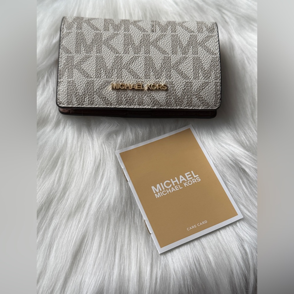 NEW‼️ MICHAEL Michael Kors Jet Set Signiture logo Medium Slim Wallet!